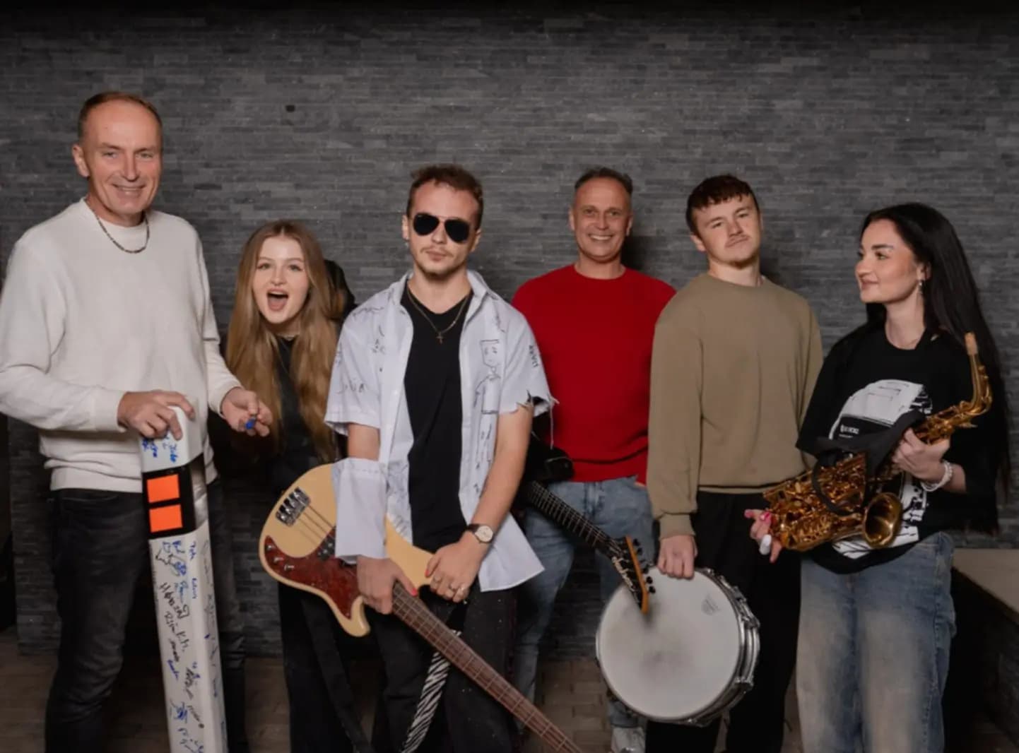 fotka taková normální rodinka band