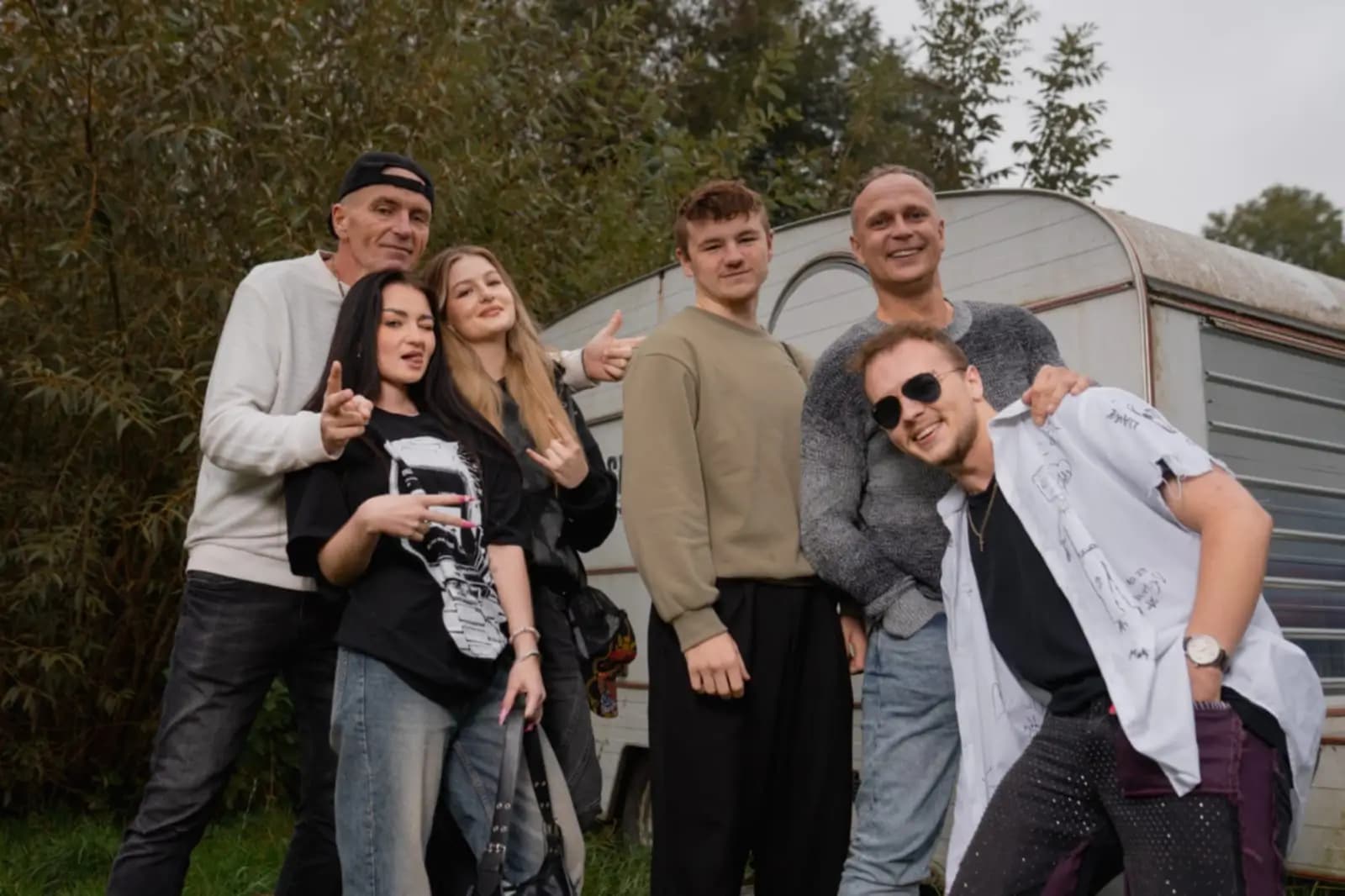 fotka taková normální rodinka band